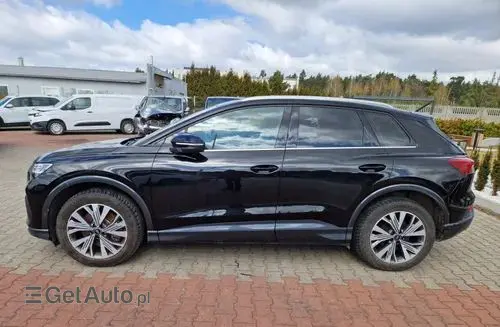 AUDI Q4 