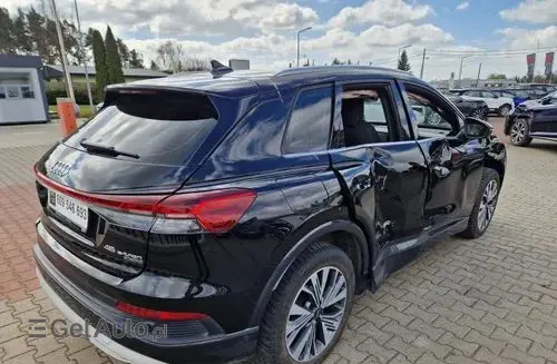 AUDI Q4 