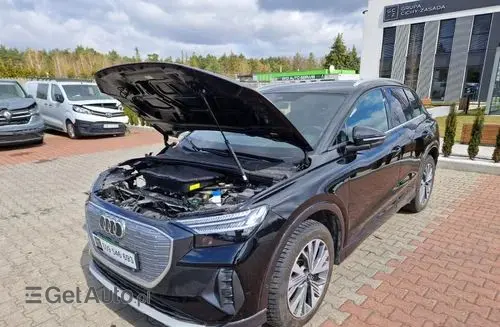 AUDI Q4 
