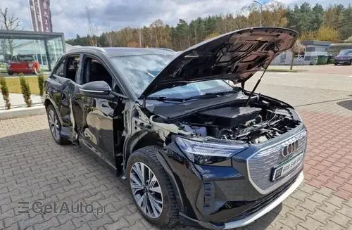 AUDI Q4 