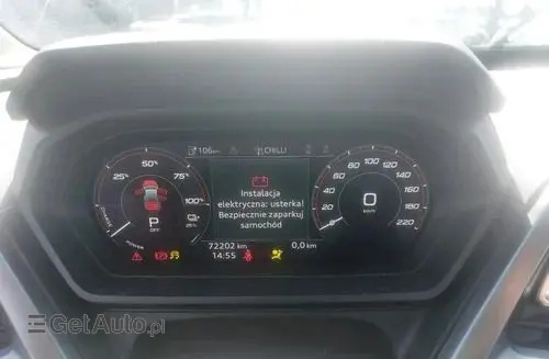 AUDI Q4 