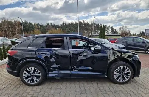 AUDI Q4 