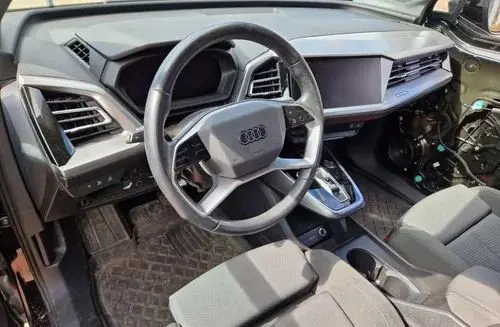 AUDI Q4 