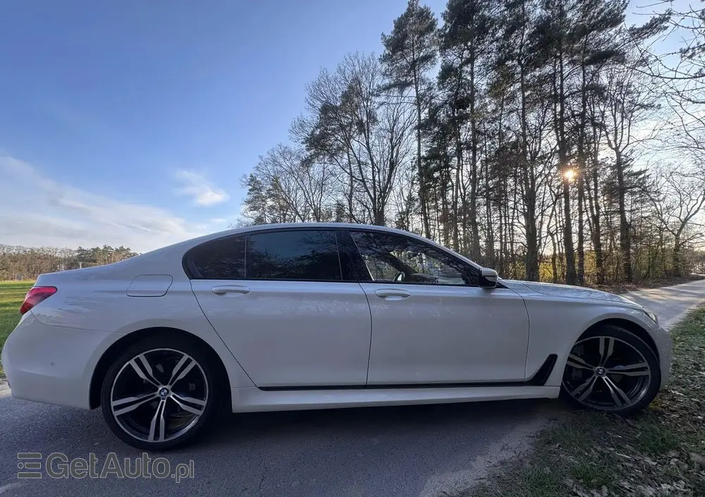 BMW Seria 7 750i xDrive
