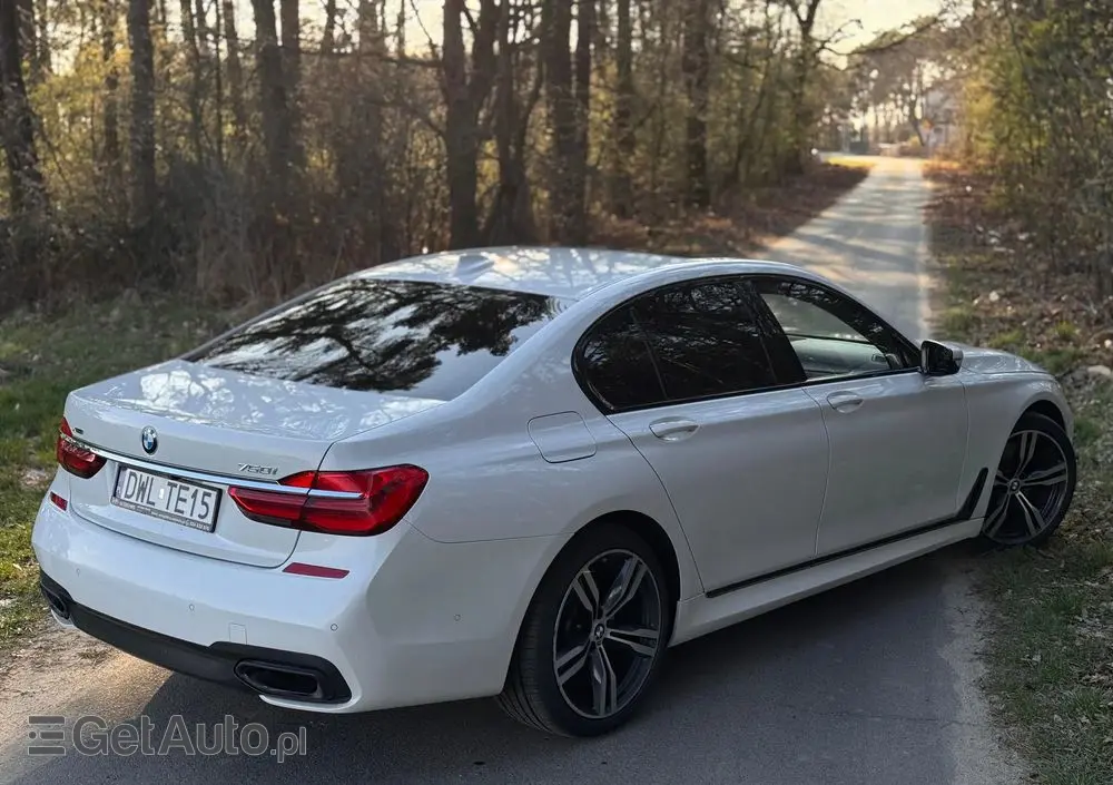 BMW Seria 7 750i xDrive