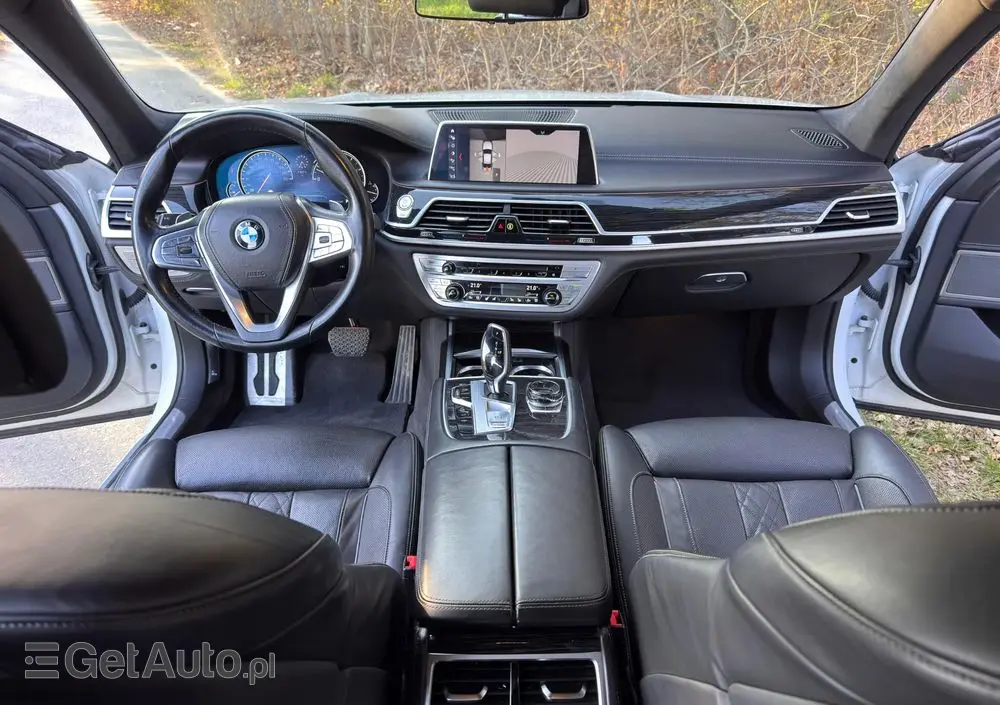 BMW Seria 7 750i xDrive