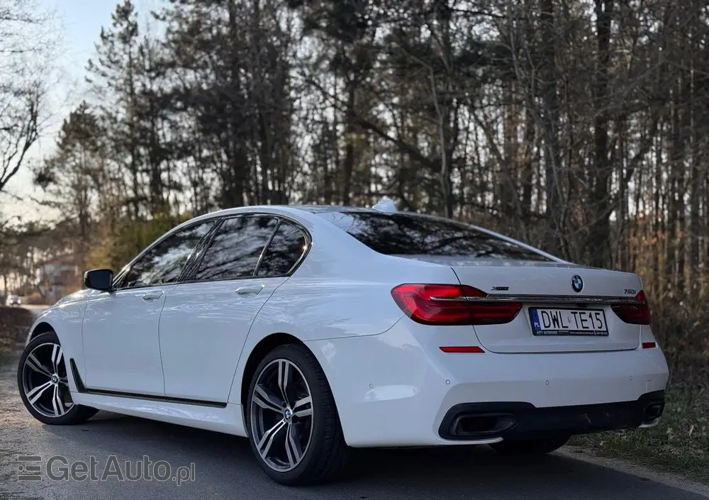 BMW Seria 7 750i xDrive