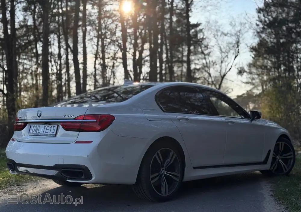 BMW Seria 7 750i xDrive