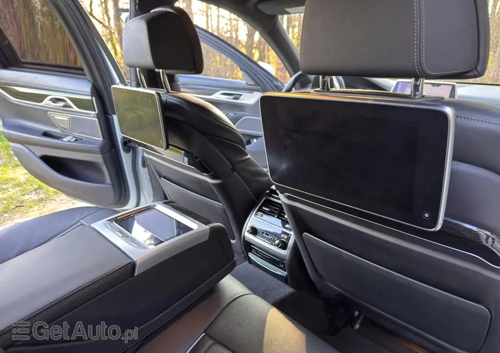 BMW Seria 7 750i xDrive