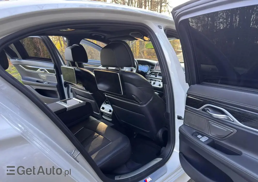 BMW Seria 7 750i xDrive