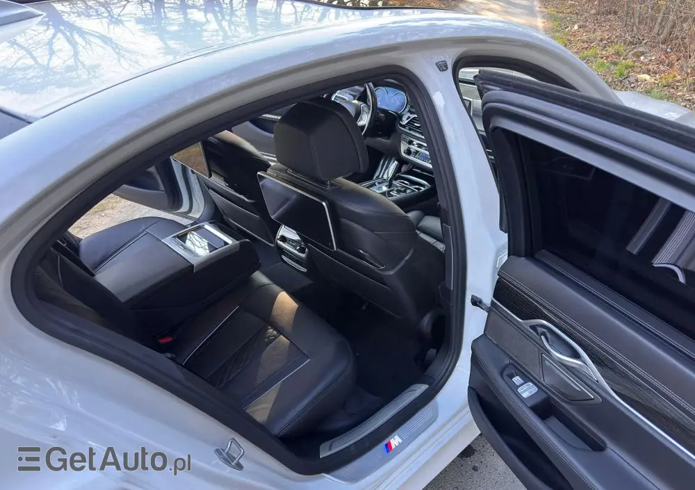 BMW Seria 7 750i xDrive