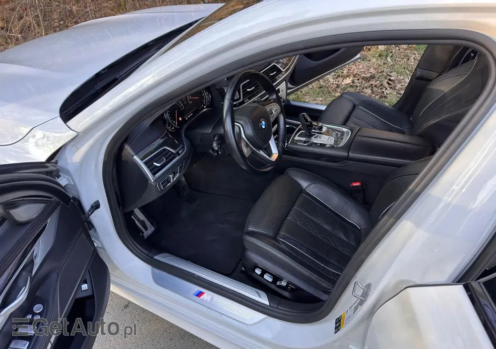 BMW Seria 7 750i xDrive