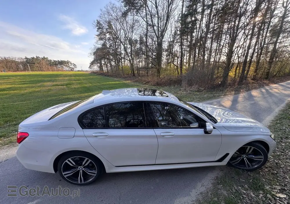 BMW Seria 7 750i xDrive