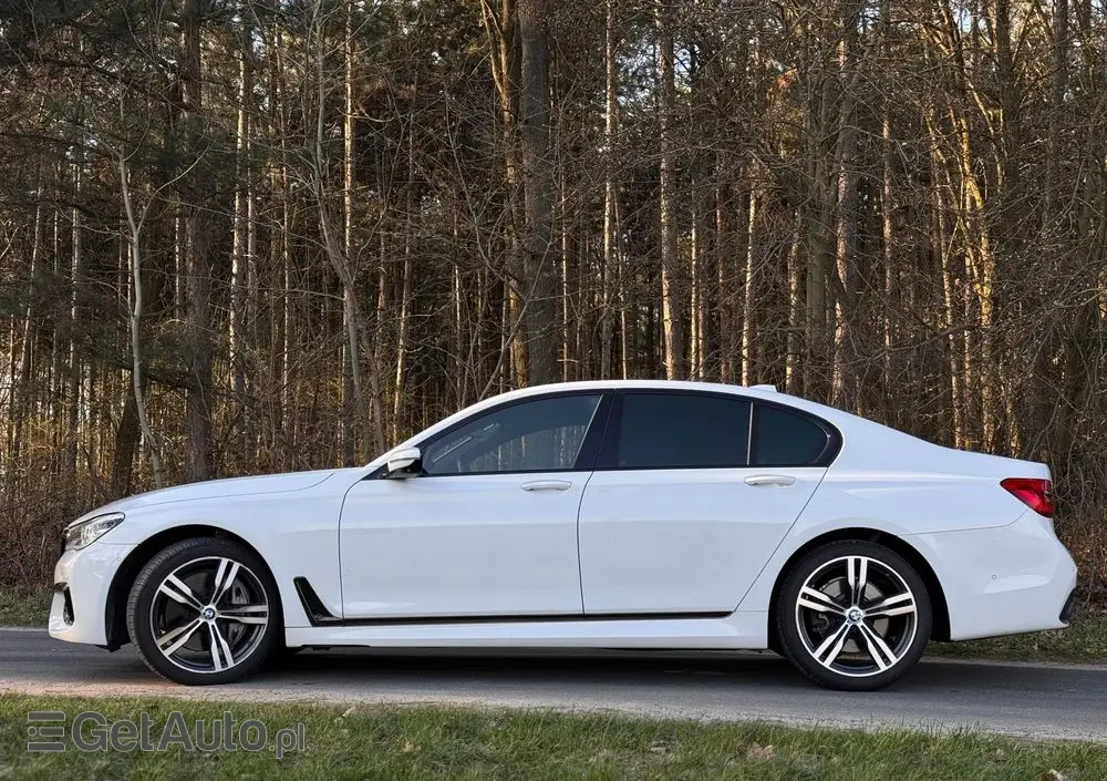 BMW Seria 7 750i xDrive