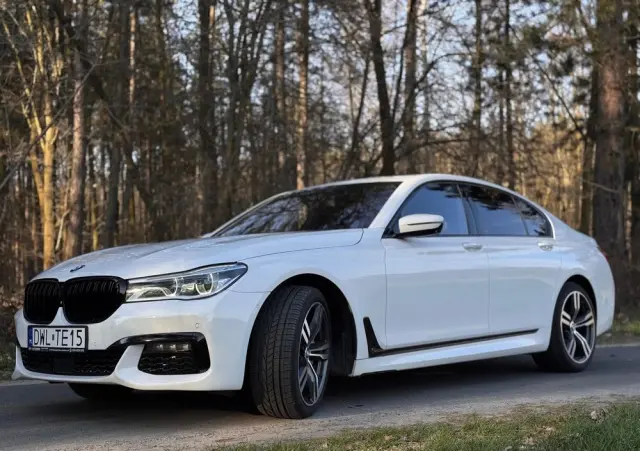 BMW Seria 7 750i xDrive