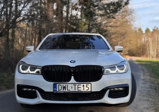 BMW Seria 7 750i xDrive