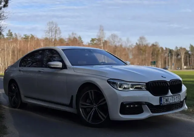 BMW Seria 7 750i xDrive