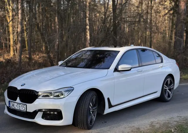 BMW Seria 7 750i xDrive