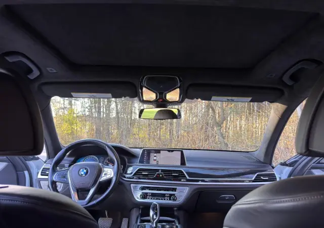 BMW Seria 7 750i xDrive