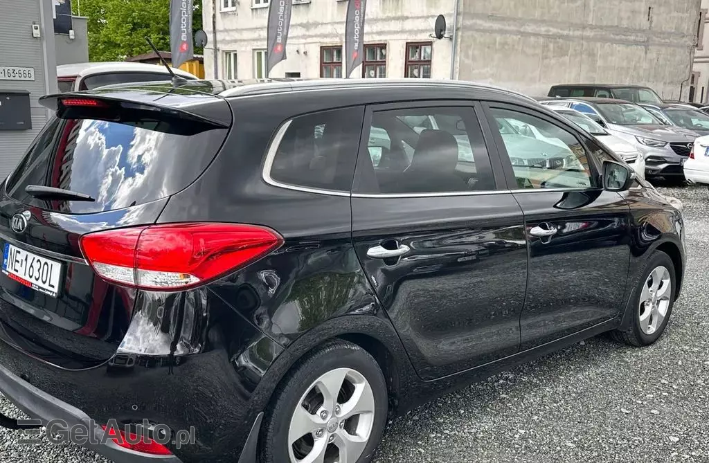 KIA Carens 