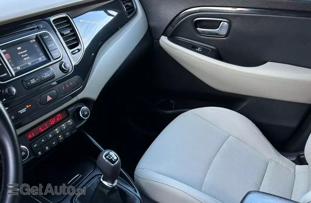 KIA Carens 