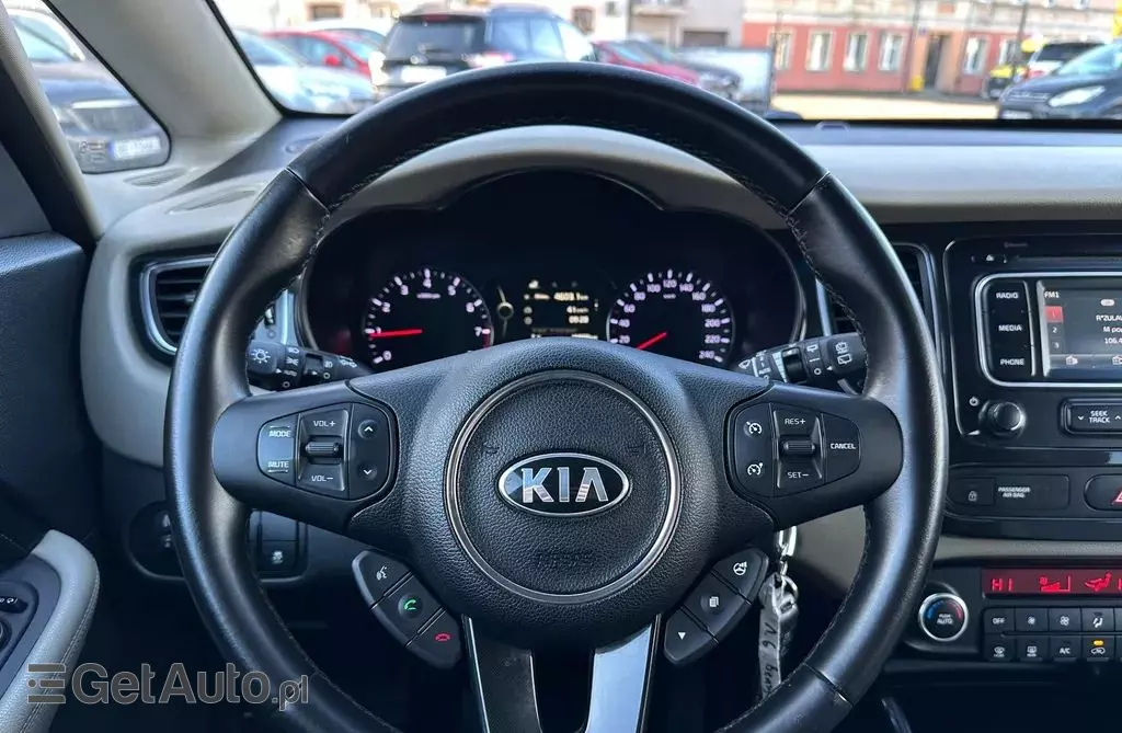 KIA Carens 