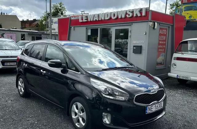 KIA Carens 