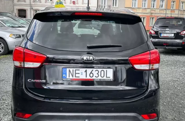 KIA Carens 