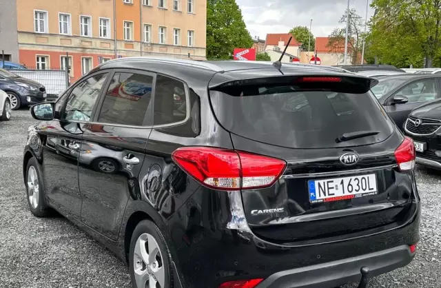 KIA Carens 