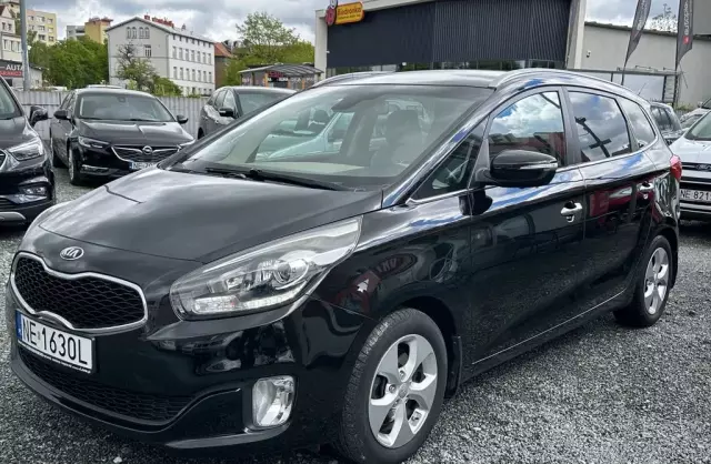 KIA Carens 