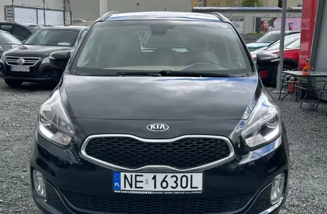KIA Carens 