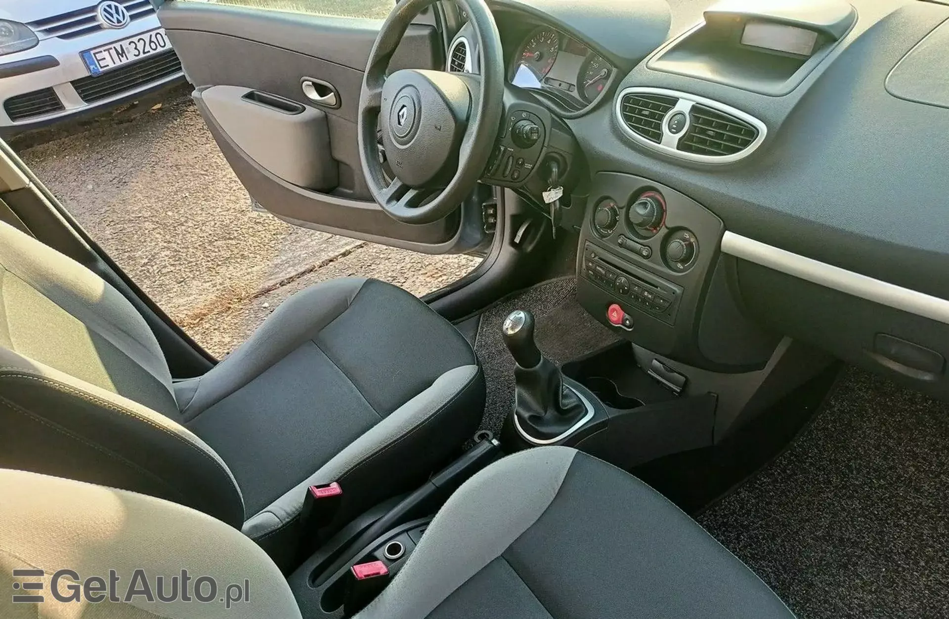 RENAULT Clio 