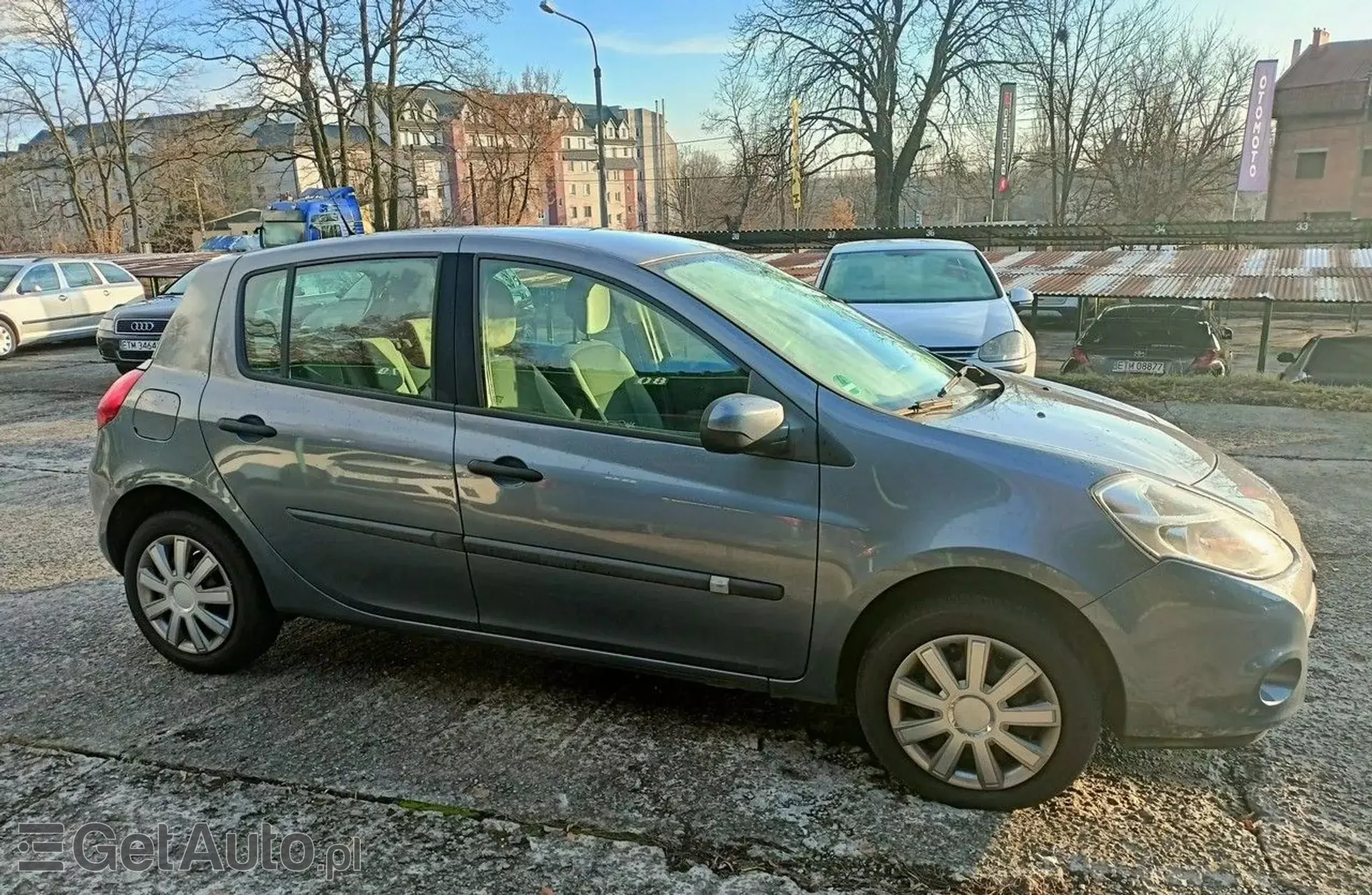 RENAULT Clio 