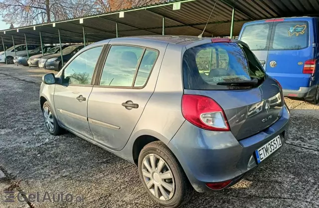RENAULT Clio 