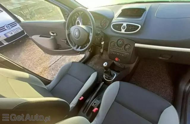 RENAULT Clio 