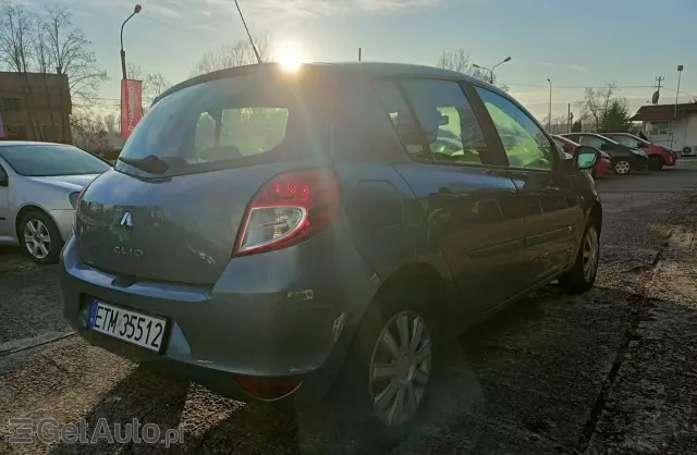 RENAULT Clio 