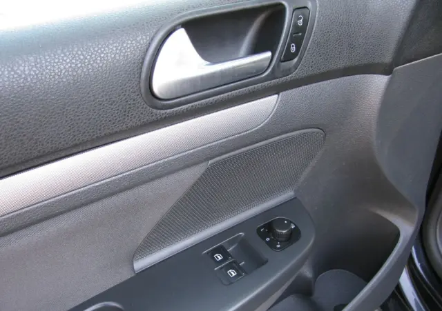 VOLKSWAGEN Golf 1.4 Tour Edition