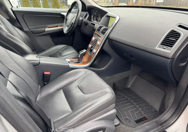 VOLVO XC 60 T5 AWD Geartronic Summum