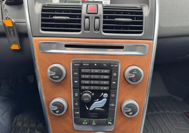 VOLVO XC 60 T5 AWD Geartronic Summum