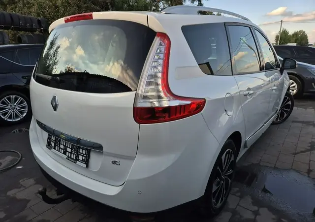 RENAULT Grand Scenic 