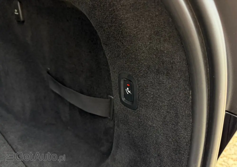 VOLVO V90 T8 AWD Plug-In Hybrid Ultimate Bright