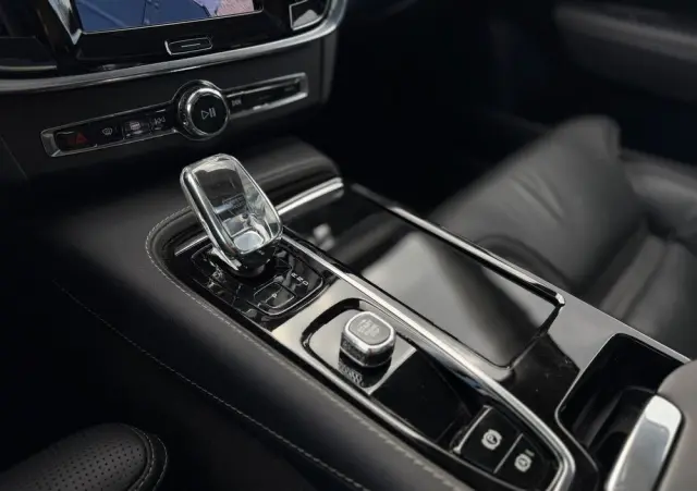 VOLVO V90 T8 AWD Plug-In Hybrid Ultimate Bright