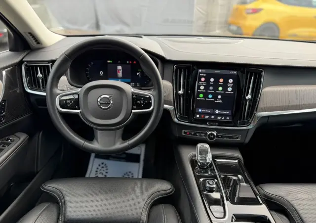 VOLVO V90 T8 AWD Plug-In Hybrid Ultimate Bright