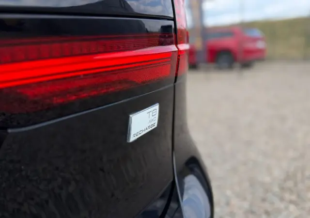 VOLVO V90 T8 AWD Plug-In Hybrid Ultimate Bright