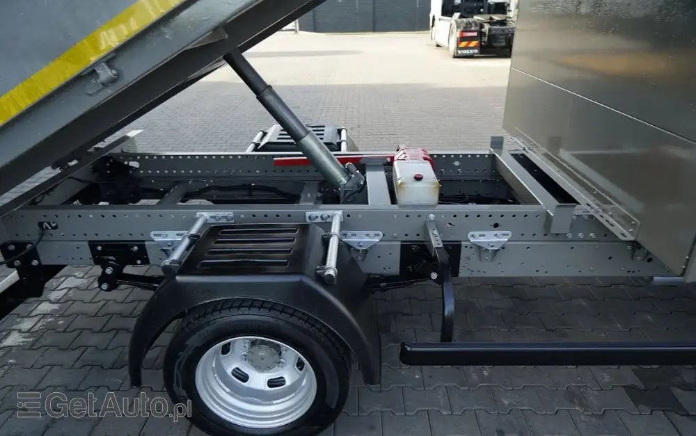 IVECO DAILY 35-130 / WYWROTKA TYLNOZSYPOWA / BLIŹNIAK / MANUAL 