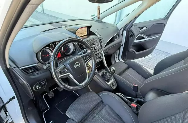 OPEL Zafira 