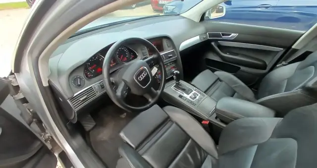 AUDI A6 2.4 Multitronic