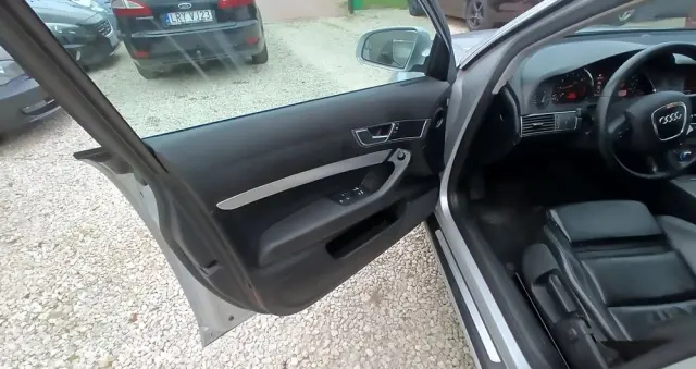 AUDI A6 2.4 Multitronic