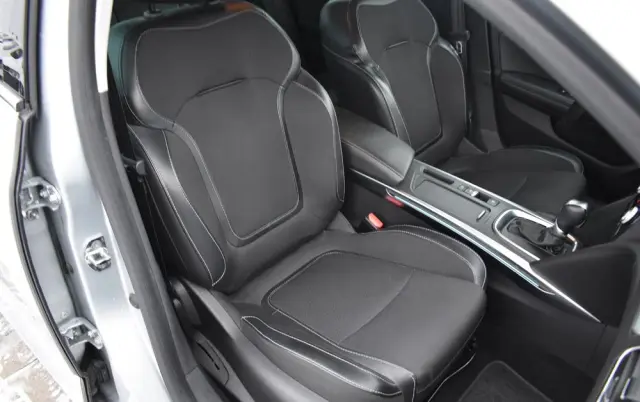 RENAULT Megane 1.3 TCe FAP Intens EDC