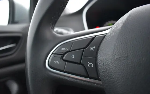 RENAULT Megane 1.3 TCe FAP Intens EDC